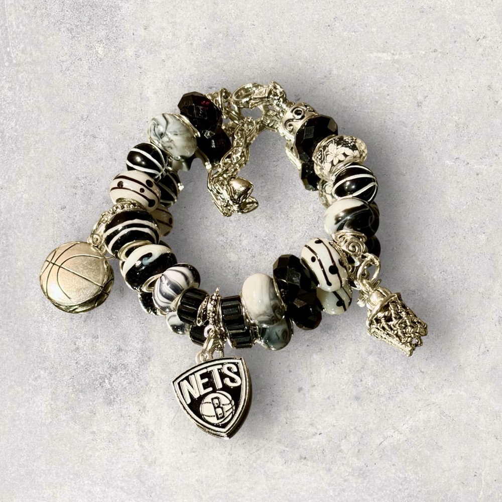 Brooklyn Nets Beaded Charm Bracelet NBA New Jersey